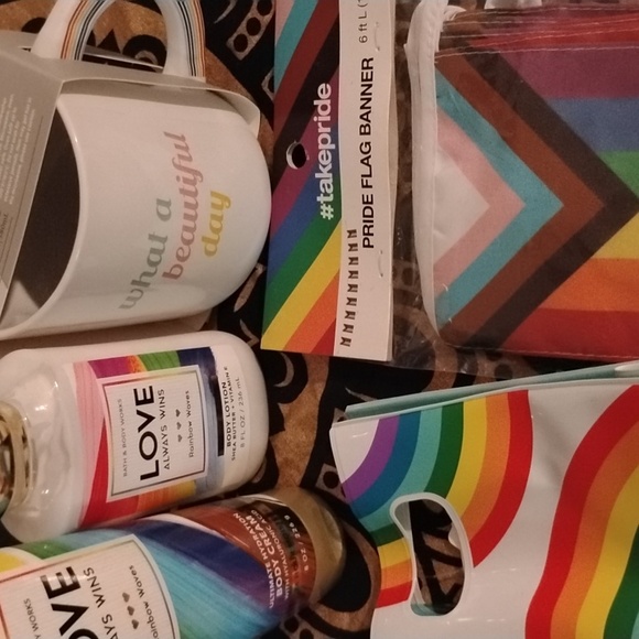 Pride bundle of Bath and body works - Picture 5 of 8